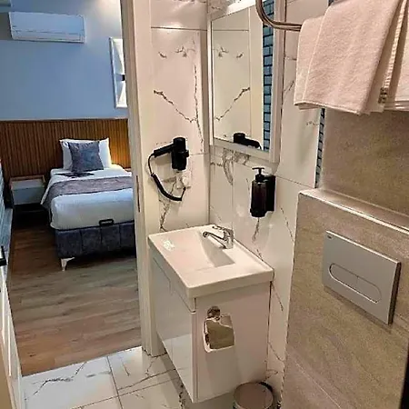 Skymoon Airport Hotel 4*
